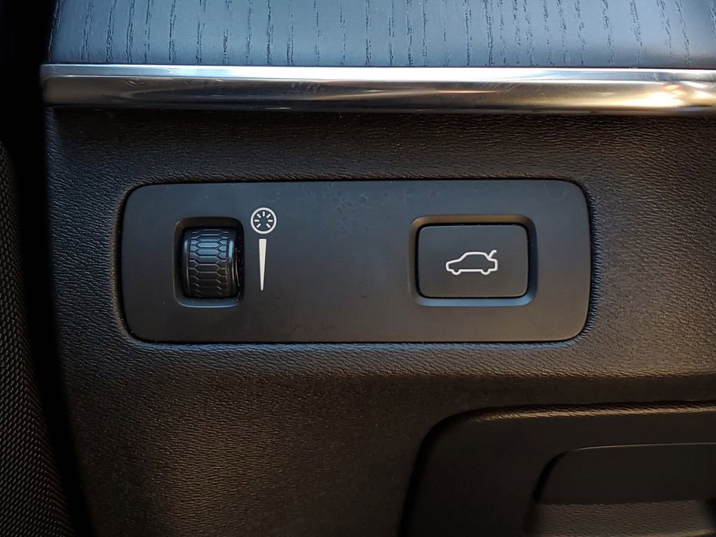 2020 Volvo Xc90 T6 Momentum