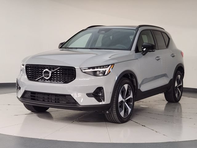 Used 2026 Volvo XC40 B5 Plus