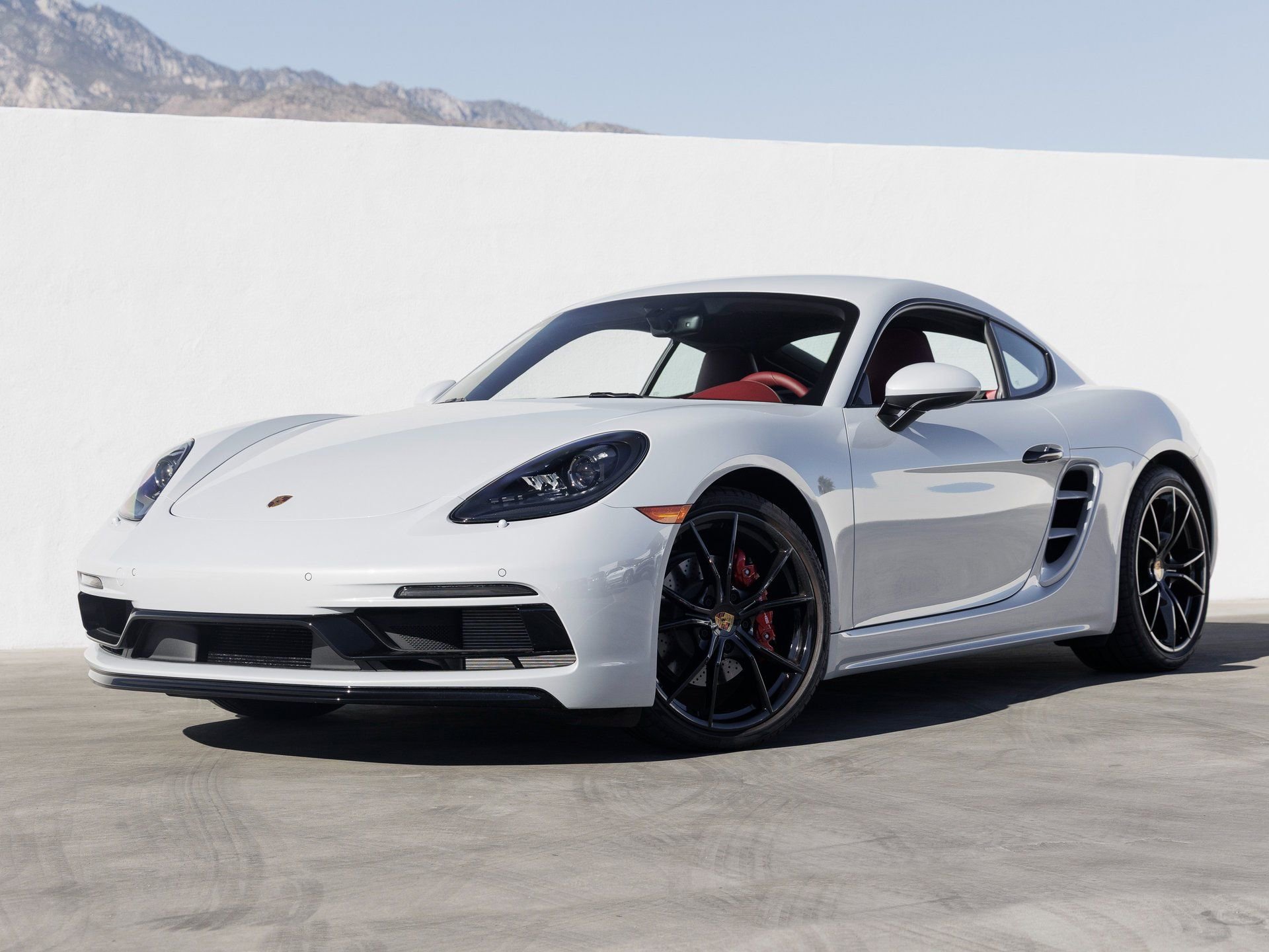 New 2025 Porsche 718 Cayman S