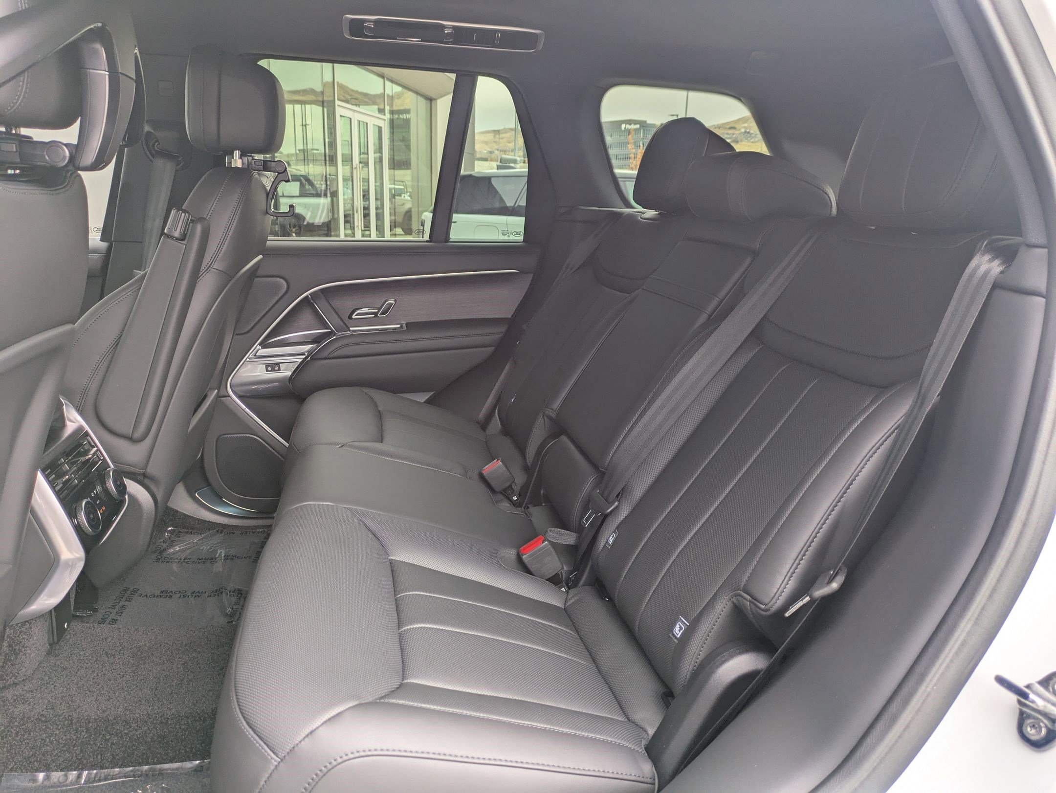 2025 Land Rover Range Rover SE