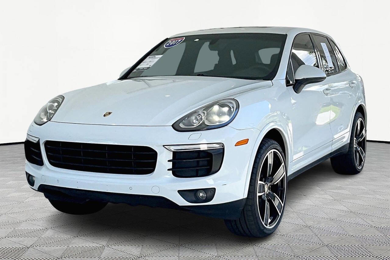 Used 2017 Porsche Cayenne Platinum Edition w/ Premium Package (PJV)