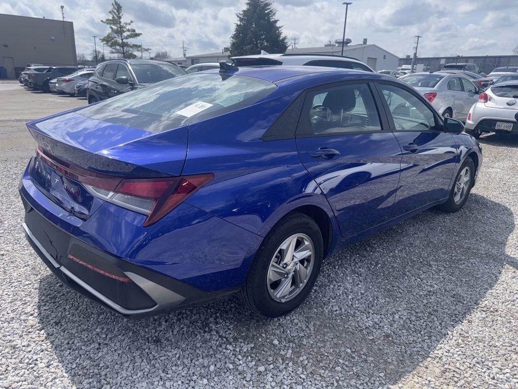 2025 Hyundai Elantra SE