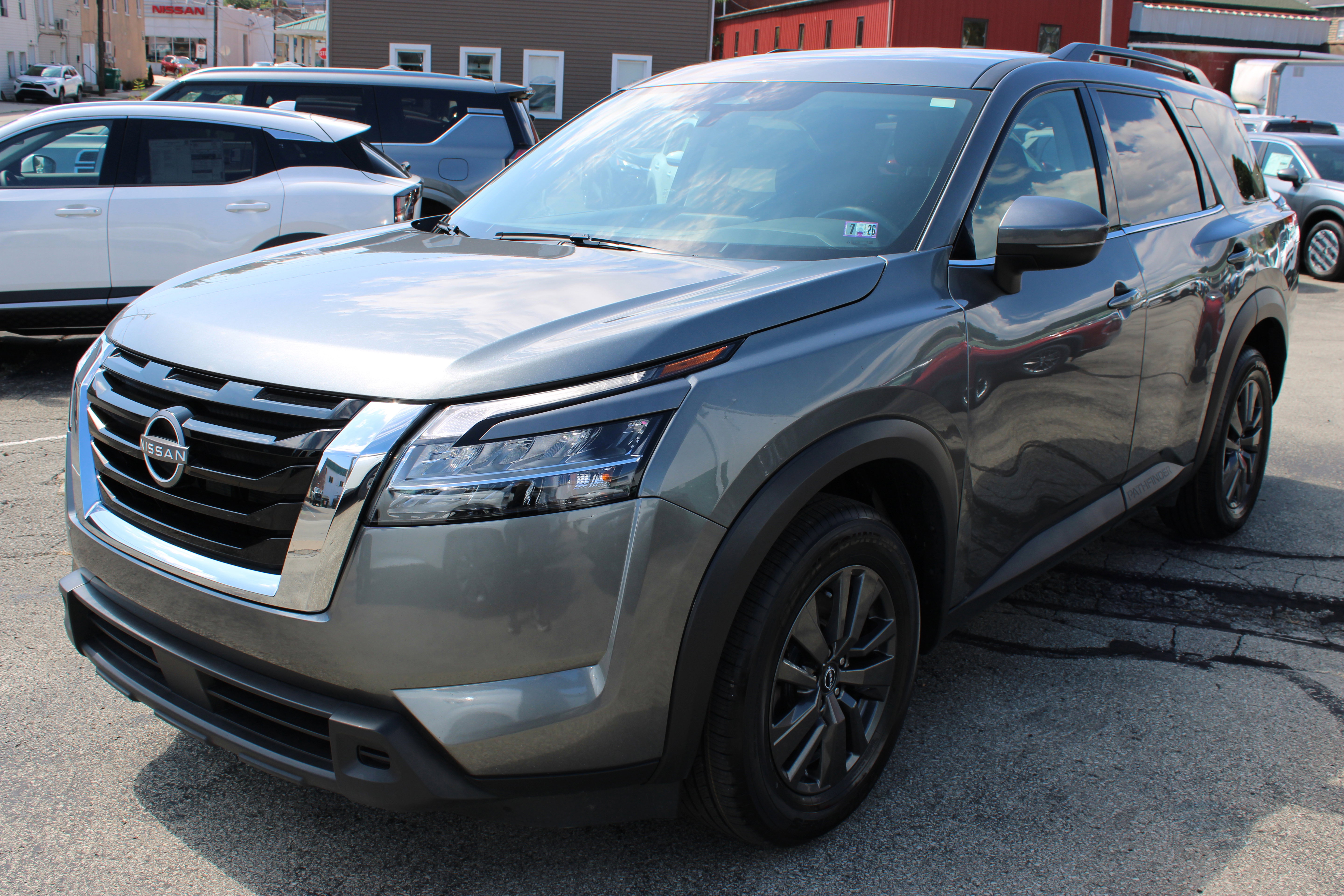 2022 Nissan Pathfinder SV