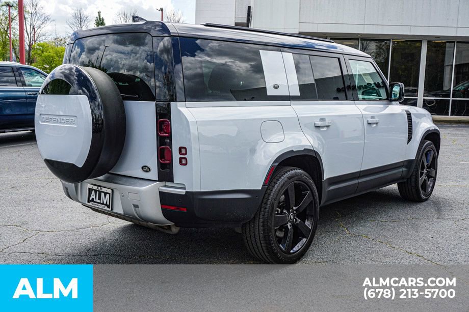 2023 Land Rover Defender 130 SE