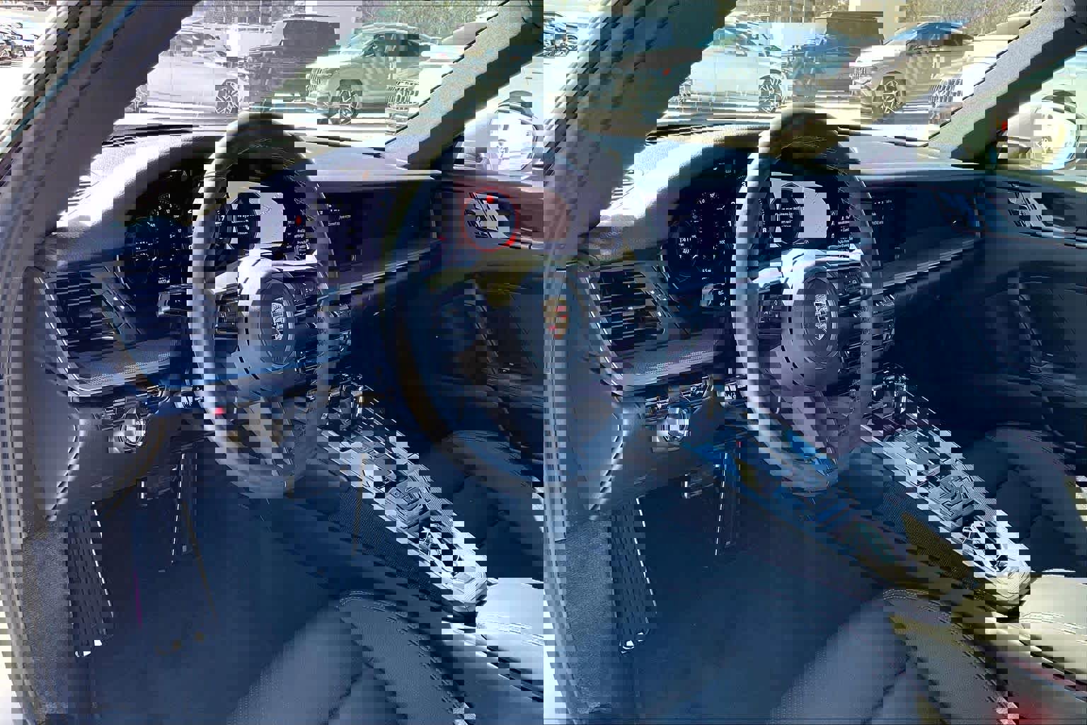 2020 Porsche 911 Carrera