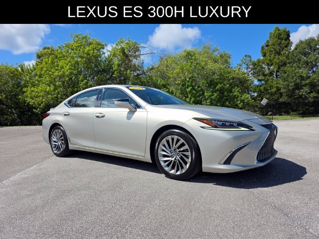Used 2019 Lexus ES 300h w/ Accessory Package 2