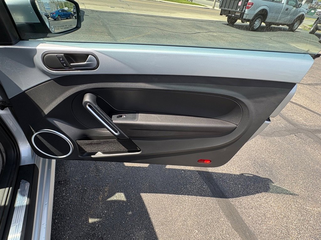 2012 Volkswagen Beetle 2.5