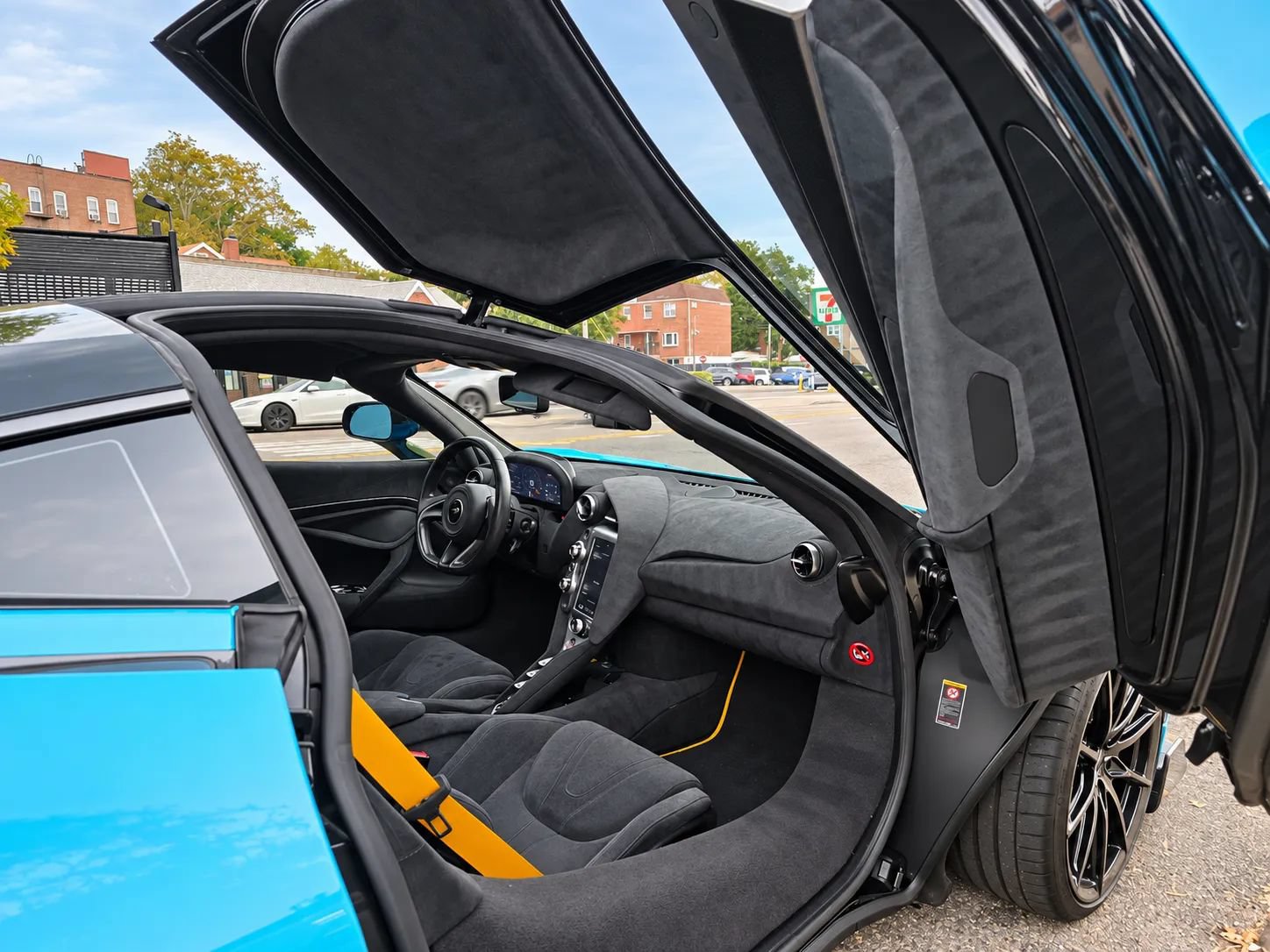 Used 2019 McLaren 720S photo 23