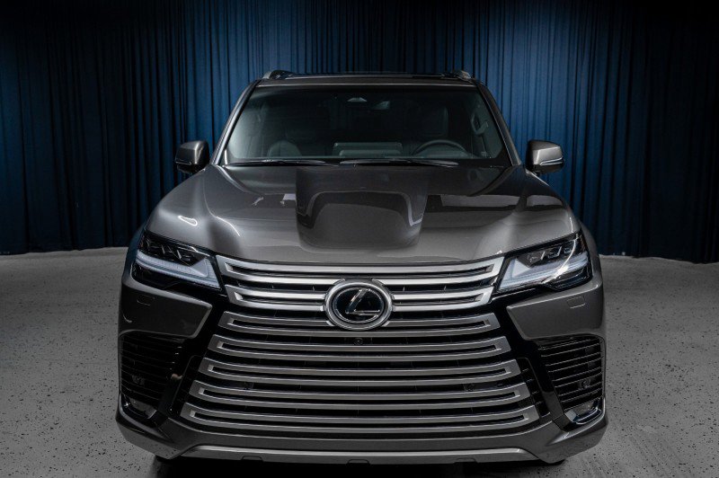 2026 Lexus LX 600 4WD w/ Luxury Package