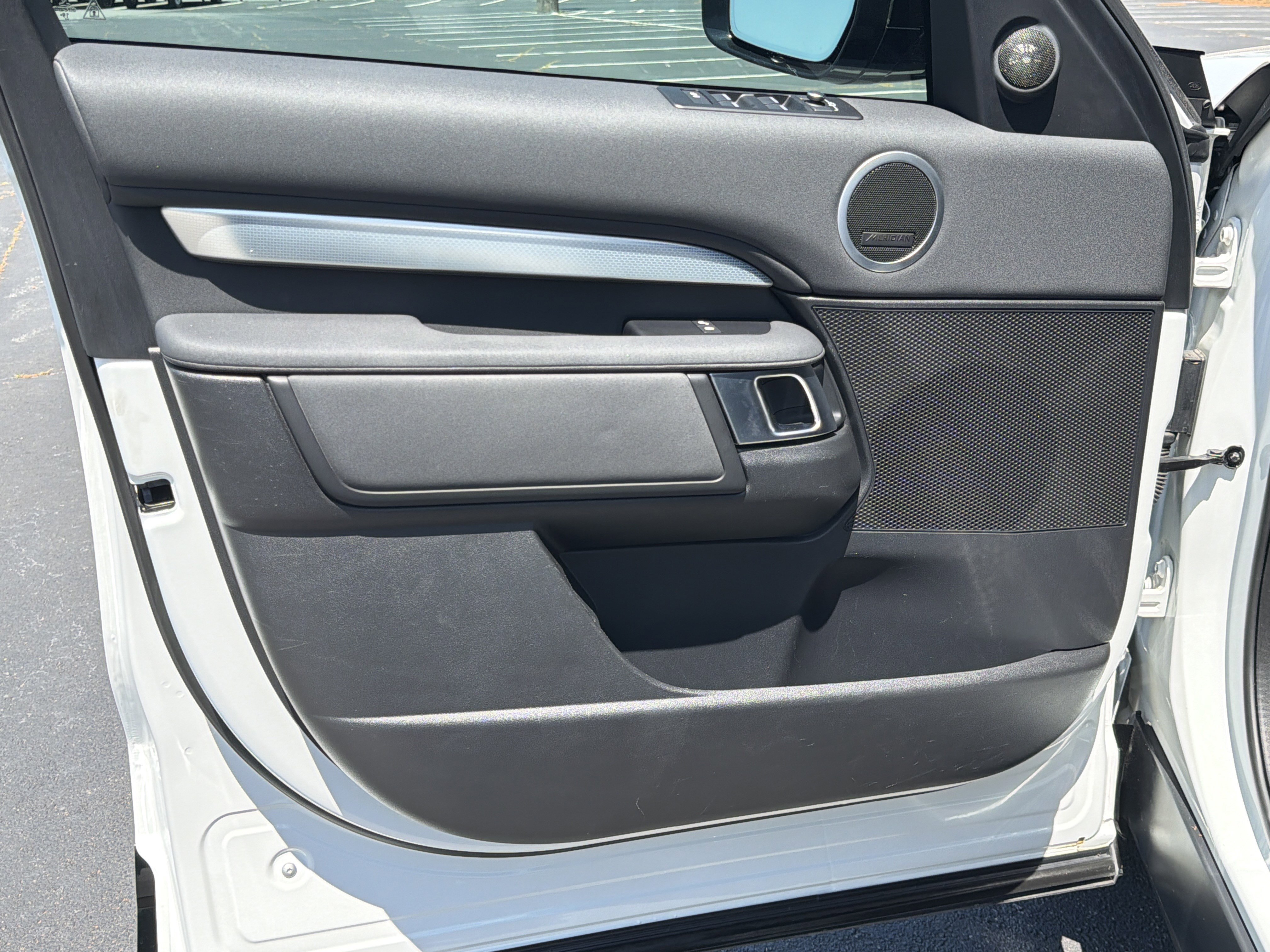 2020 Land Rover Discovery Landmark