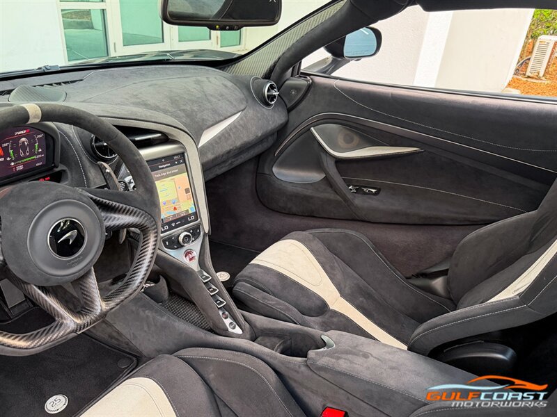 Used 2021 McLaren 720S Performance photo 17