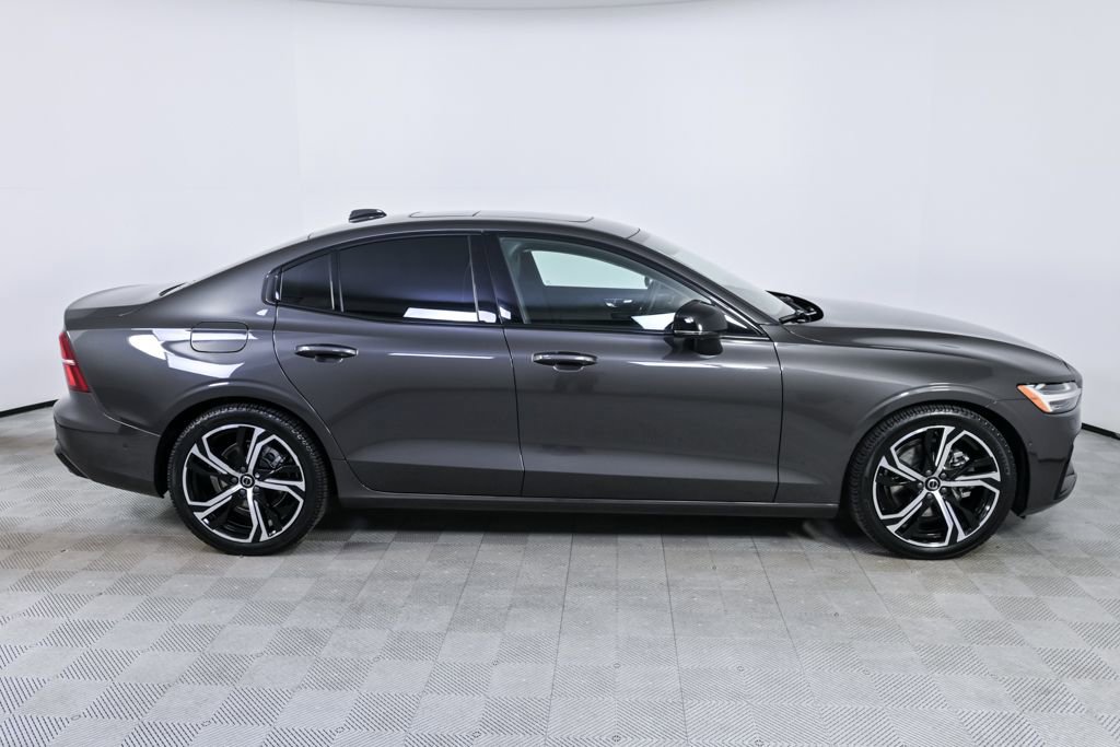 2025 Volvo S60 B5 Plus