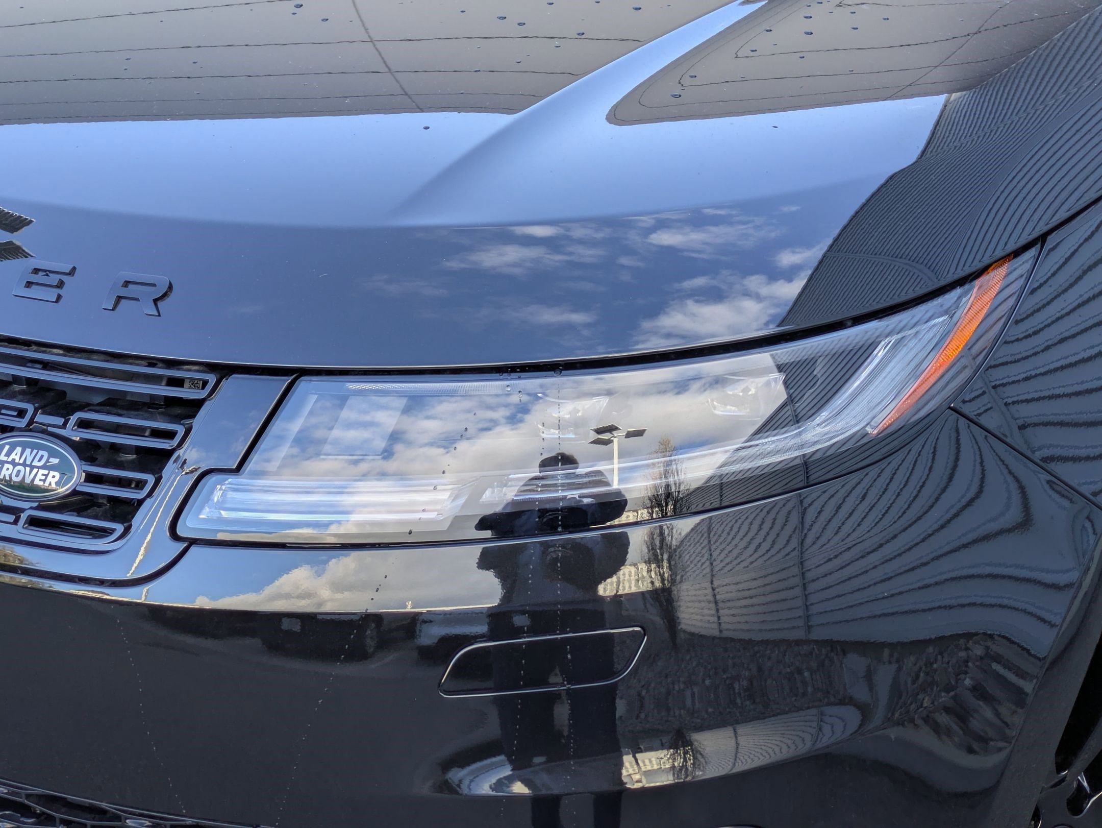 2026 Land Rover Range Rover Sport SE