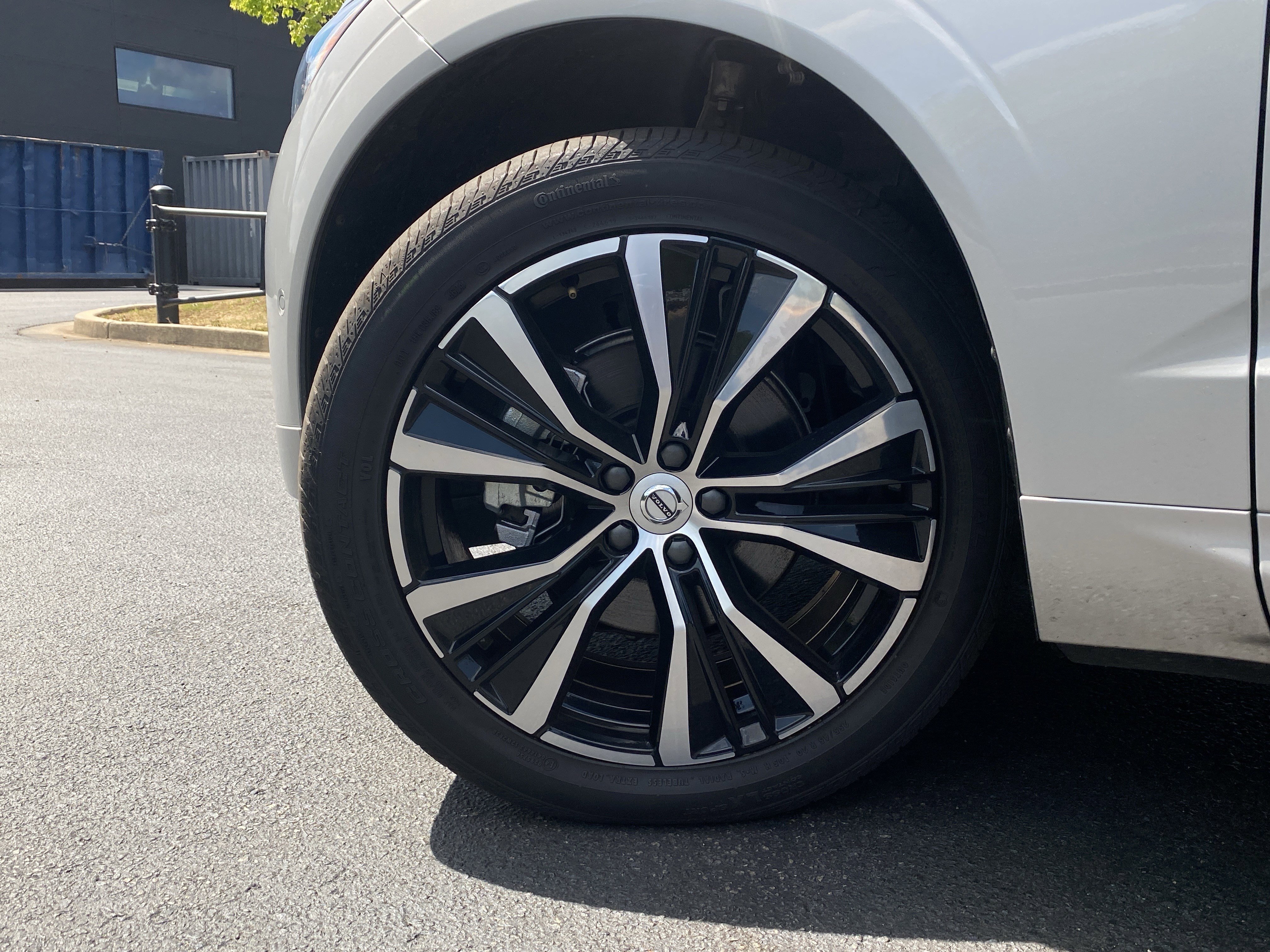 2025 Volvo XC60 B5 Plus