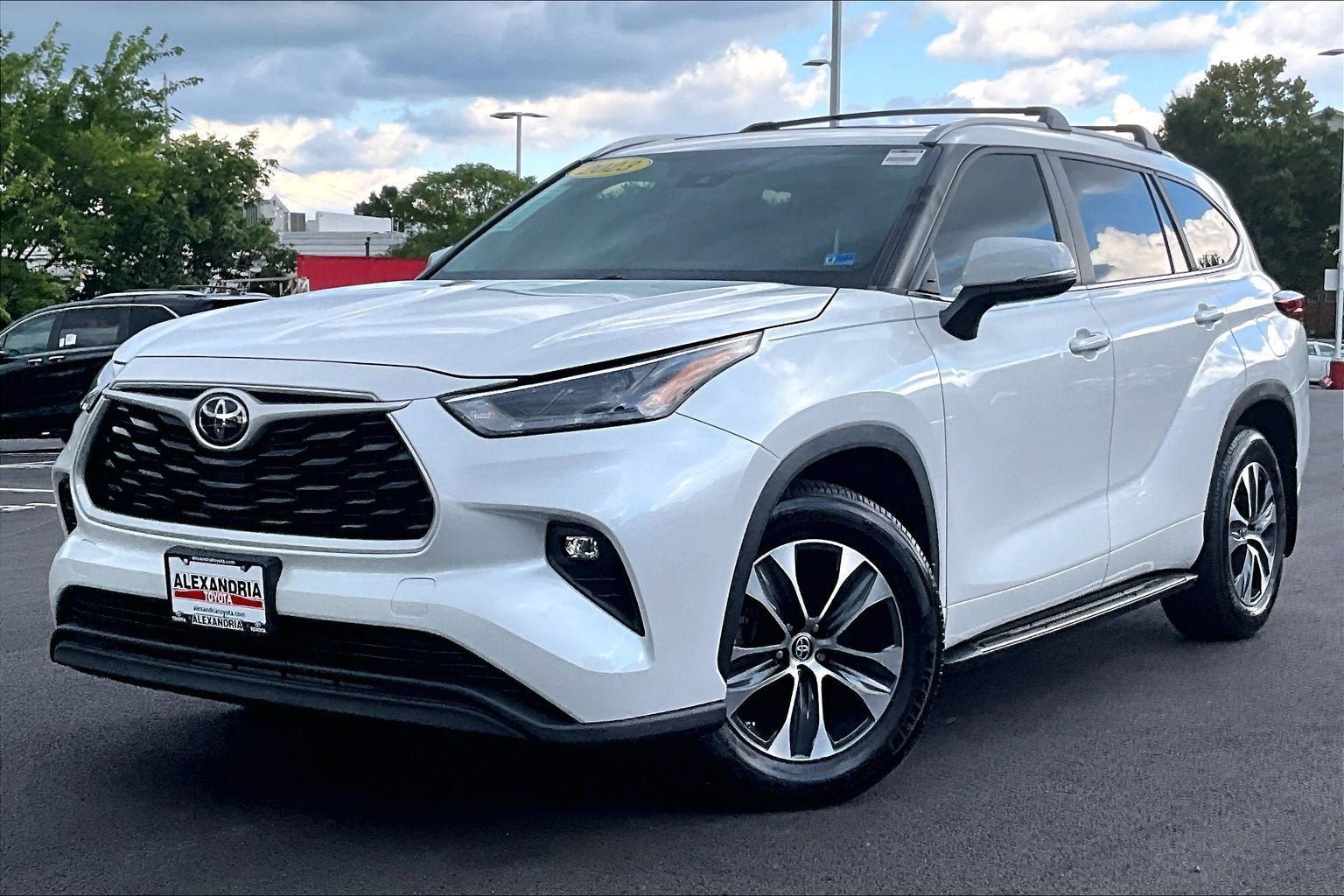 Used 2023 Toyota Highlander XLE