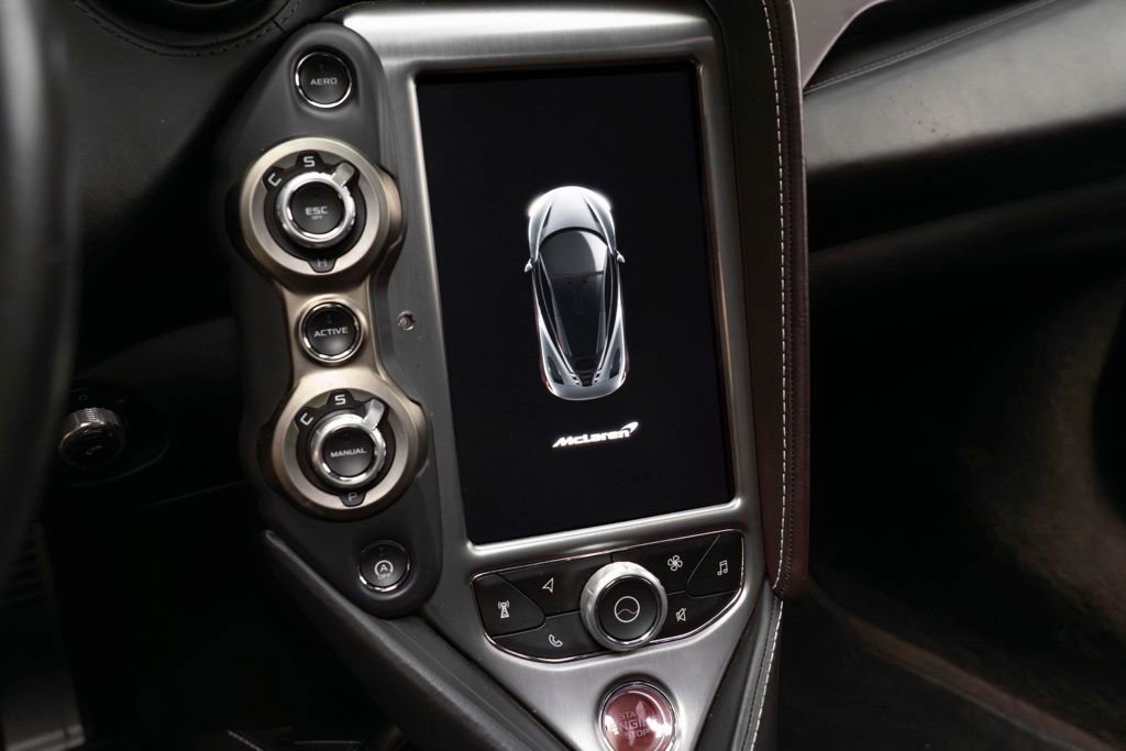 Used 2018 McLaren 720S Performance photo 28