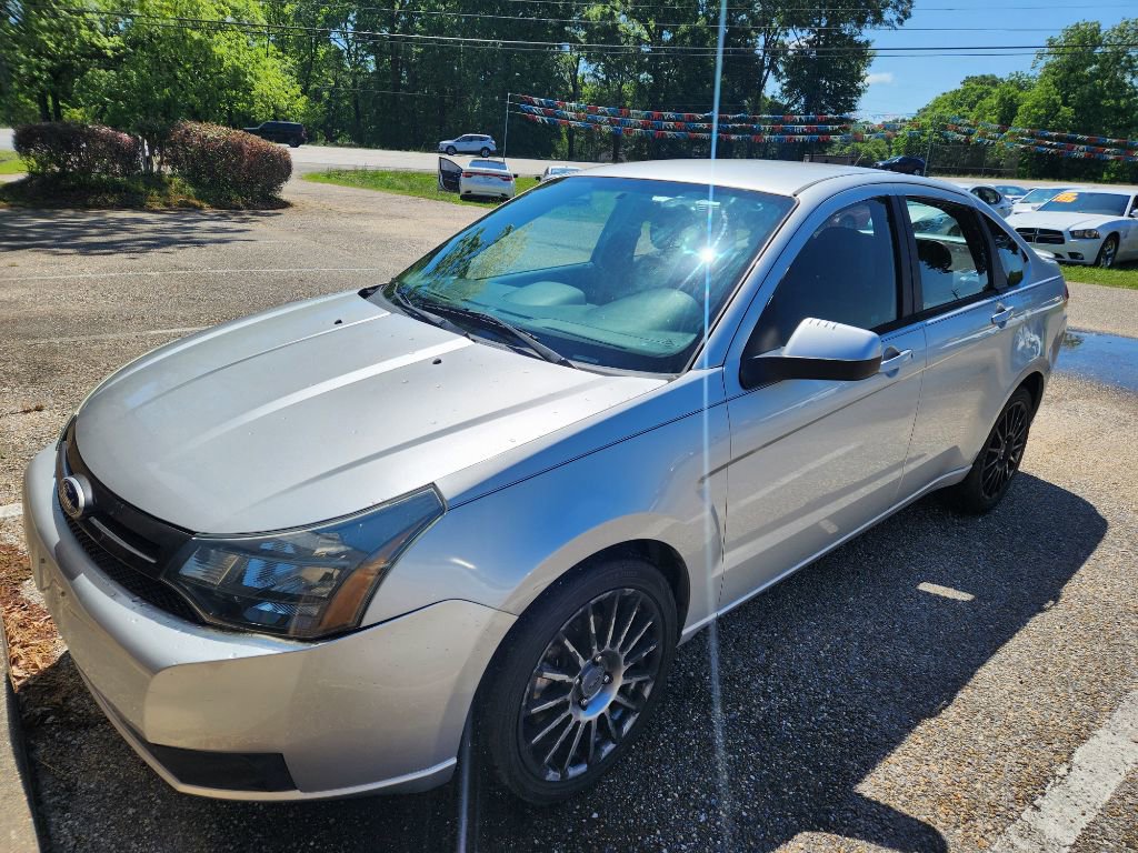 2010 Ford Focus SES's photo