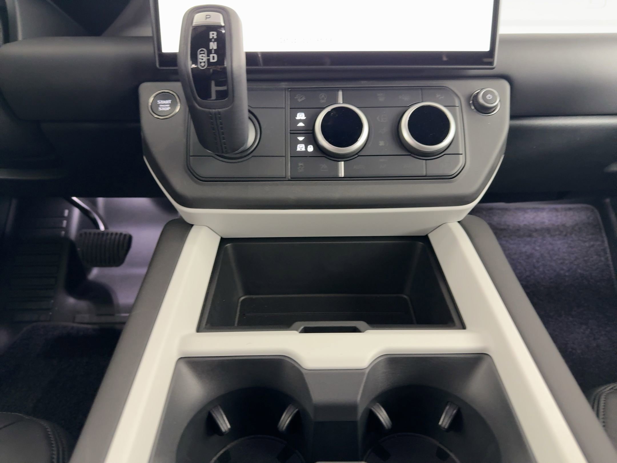 2026 Land Rover Defender 130 S