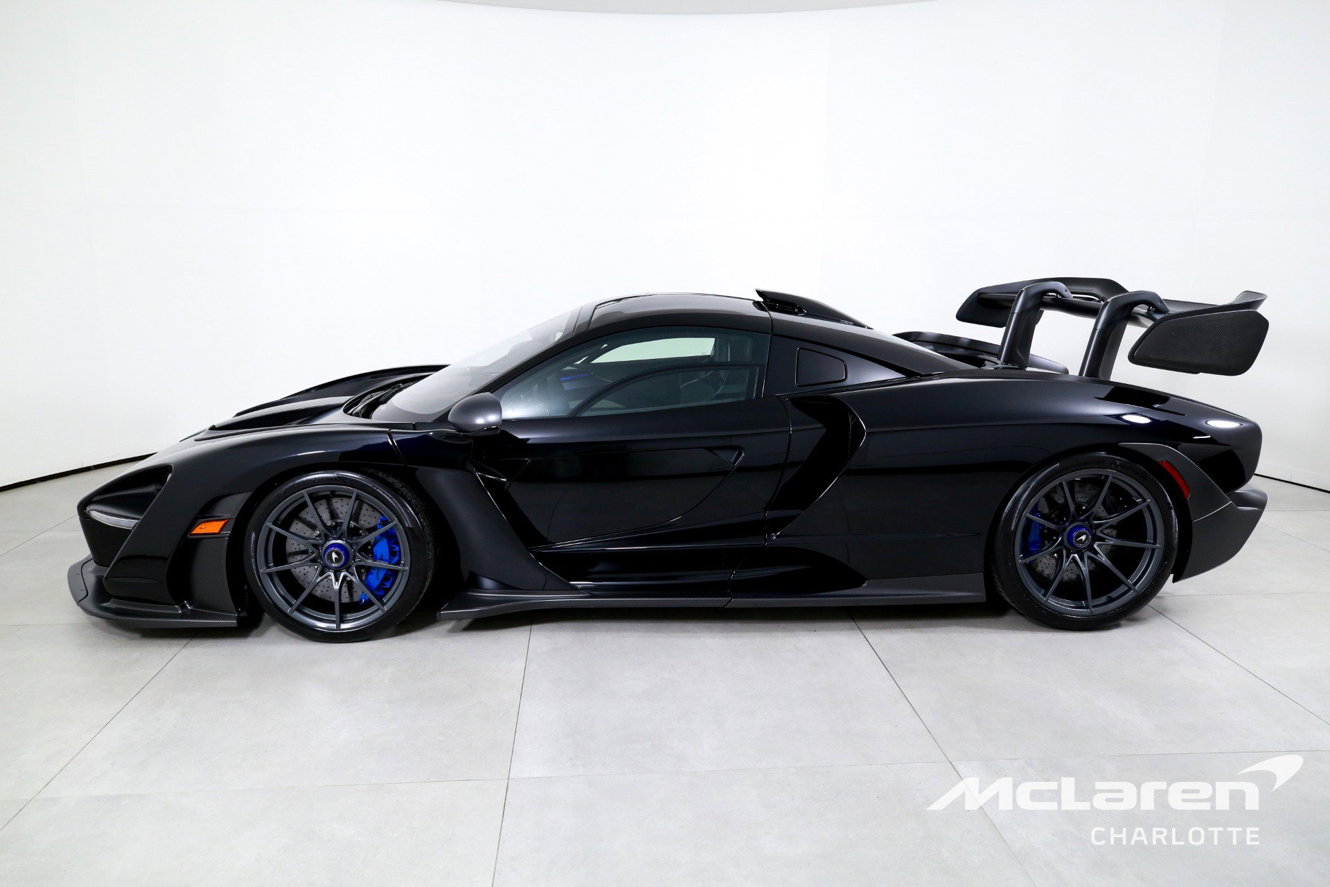 Used 2019 McLaren Senna photo 6
