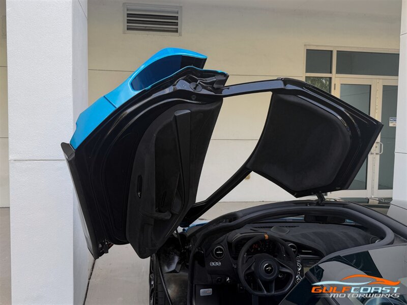 Used 2021 McLaren 765LT photo 28