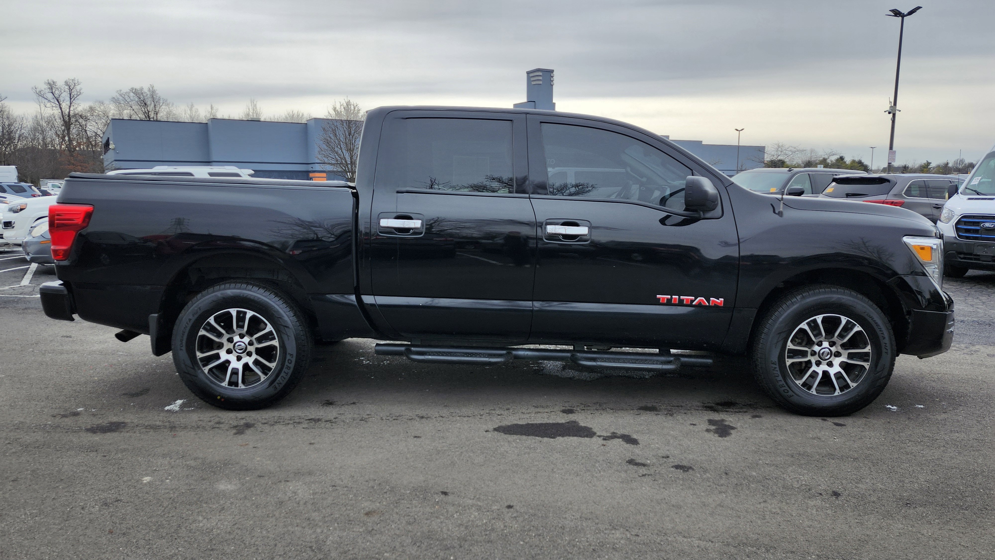 2021 Nissan Titan SV