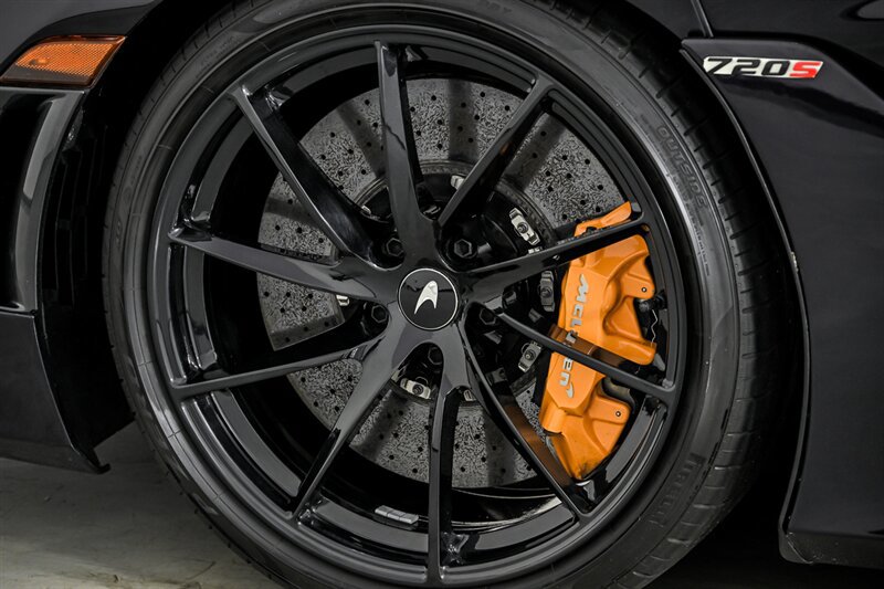 Used 2019 McLaren 720S Performance photo 15