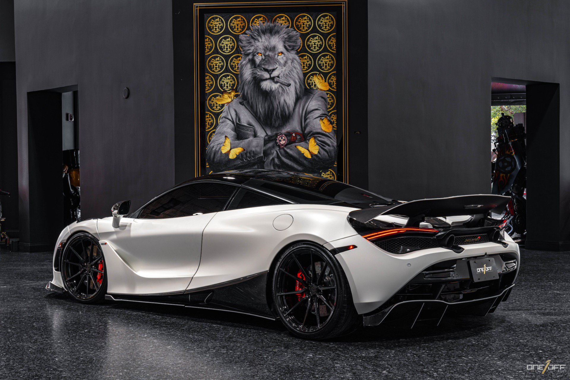 Used 2018 McLaren 720S Performance photo 17