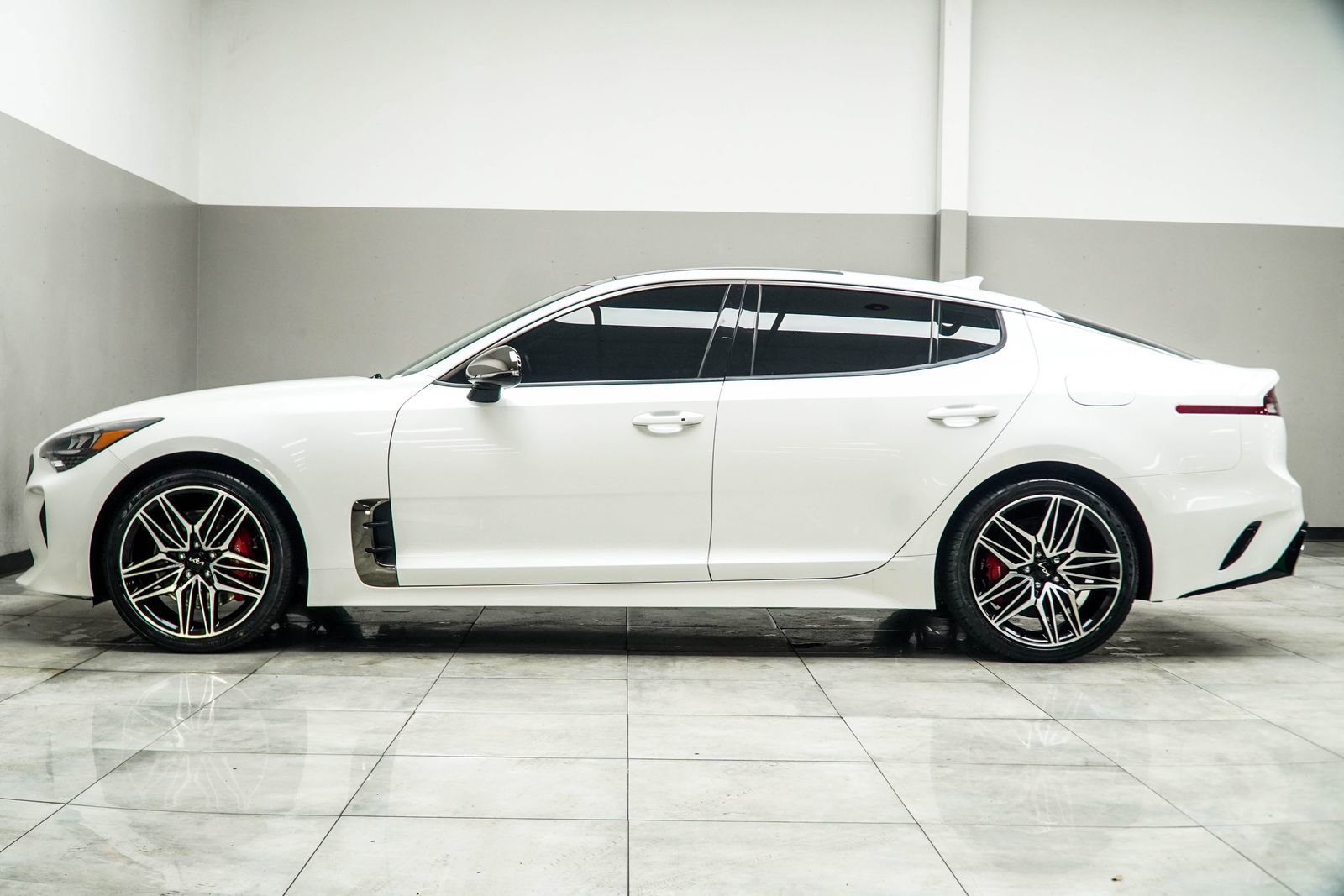 2022 Kia Stinger GT1