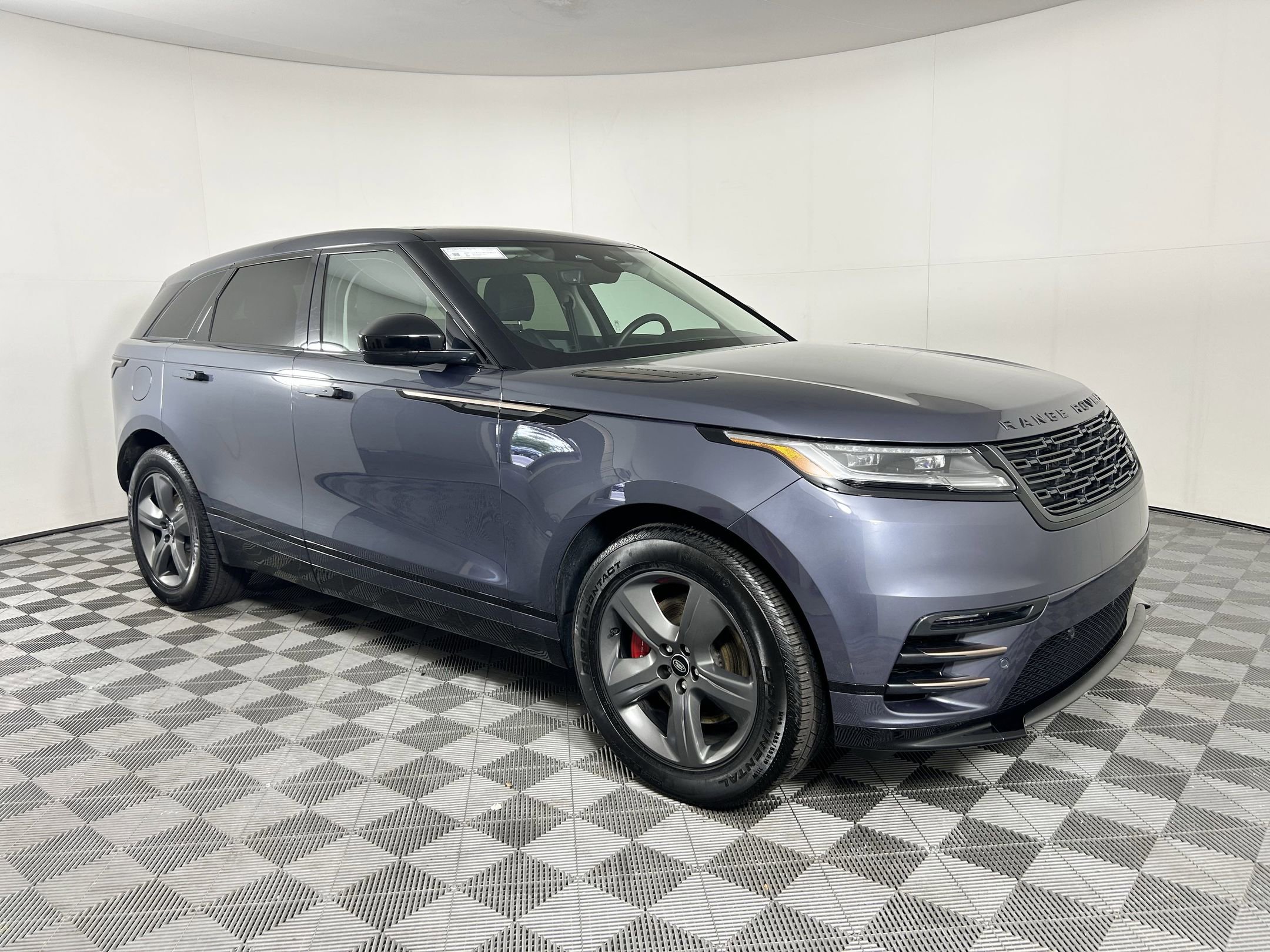 2025 Land Rover Range Rover Velar Dynamic SE