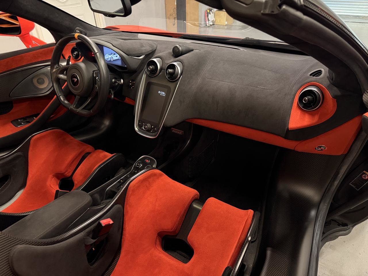 Used 2020 McLaren 600LT Spider photo 21