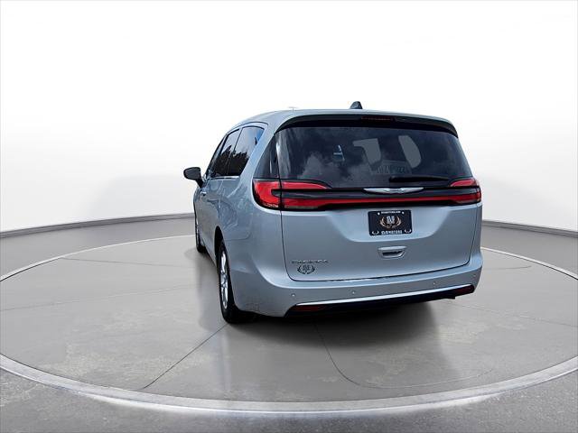 2024 Chrysler Pacifica Touring-L