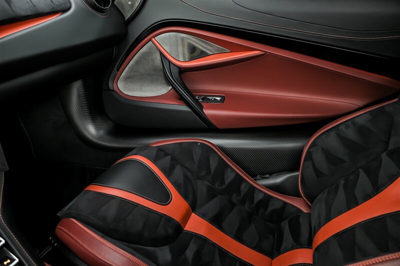 Used 2018 McLaren 720S Performance photo 39