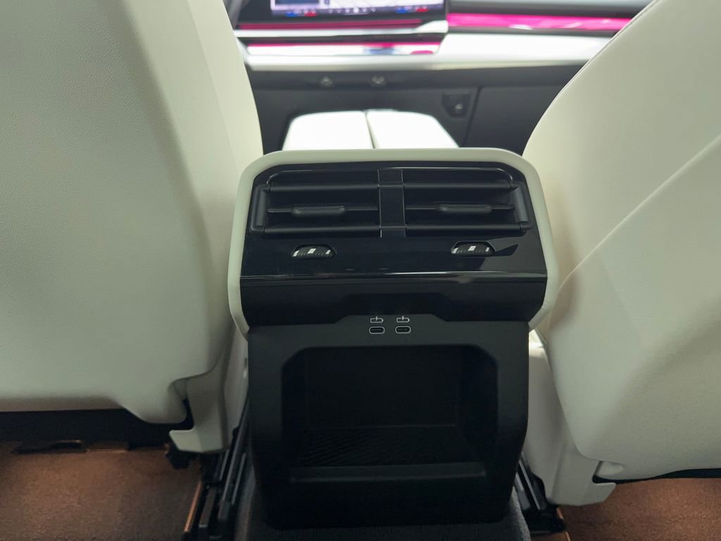 2025 BMW i5 eDrive40i