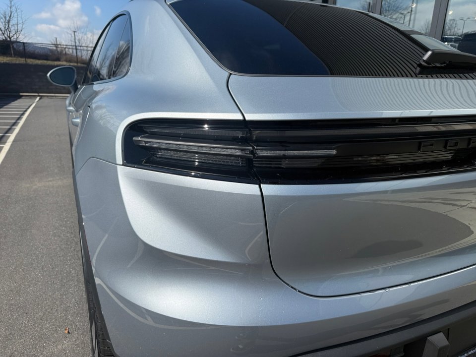 2025 Porsche Macan Electric