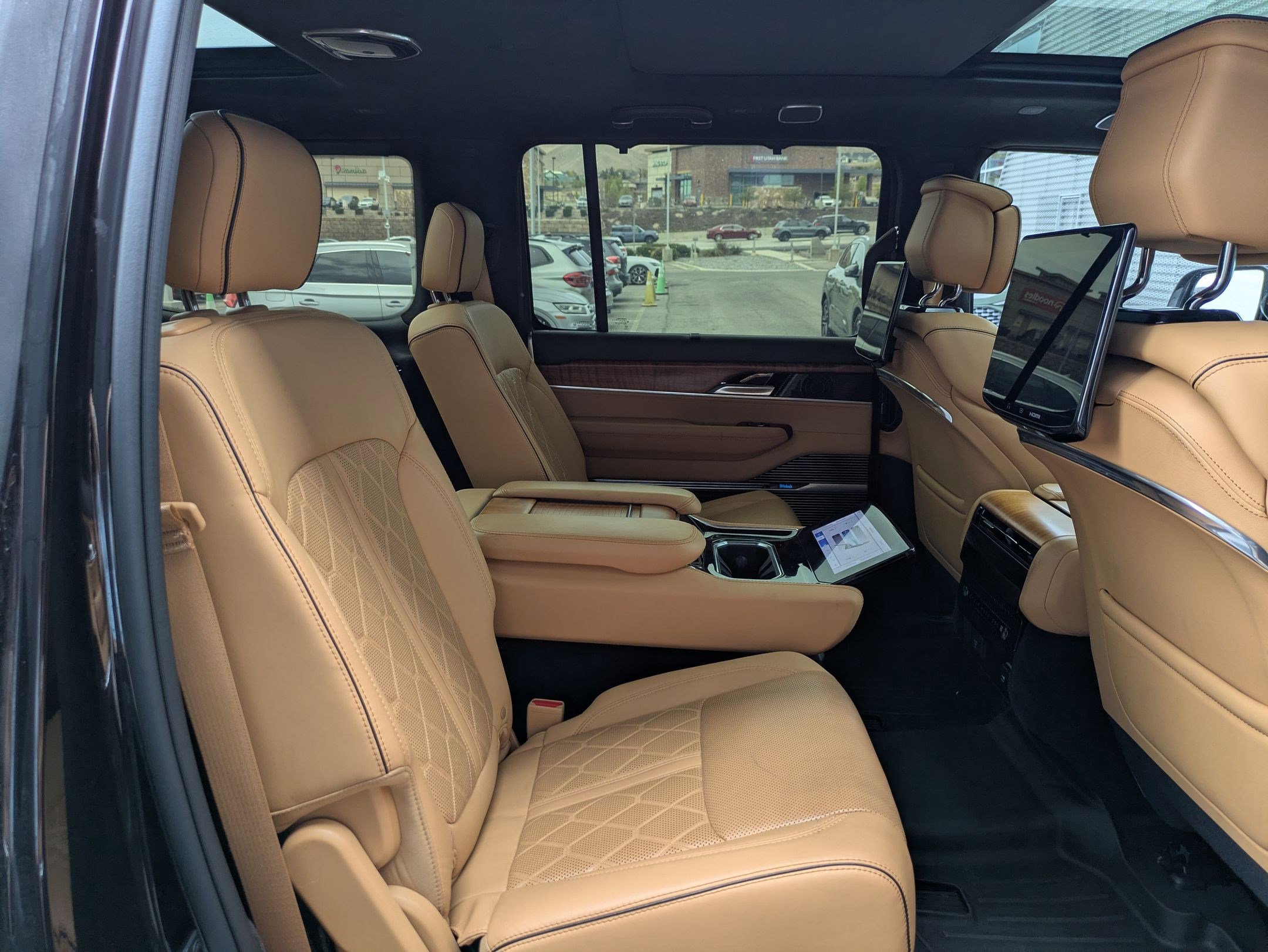 2023 Jeep Grand Wagoneer Series III