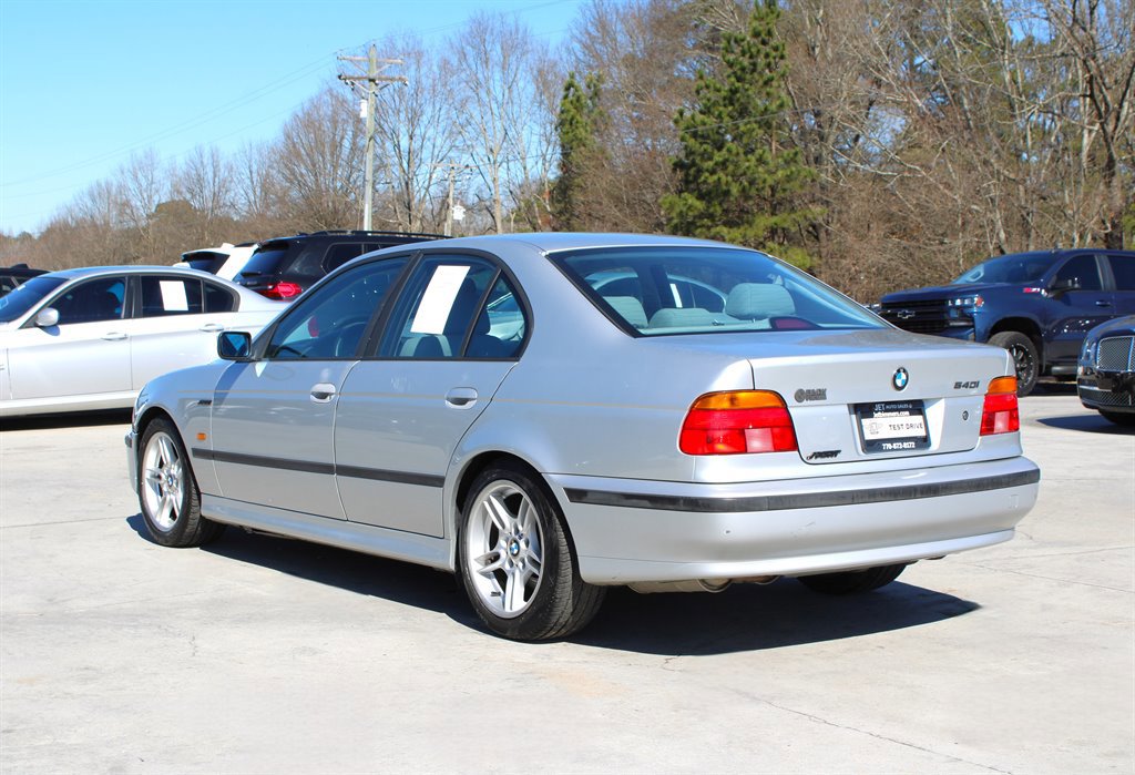 2000 BMW 540i Sedan