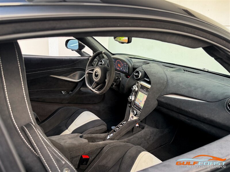 Used 2021 McLaren 720S Performance photo 29