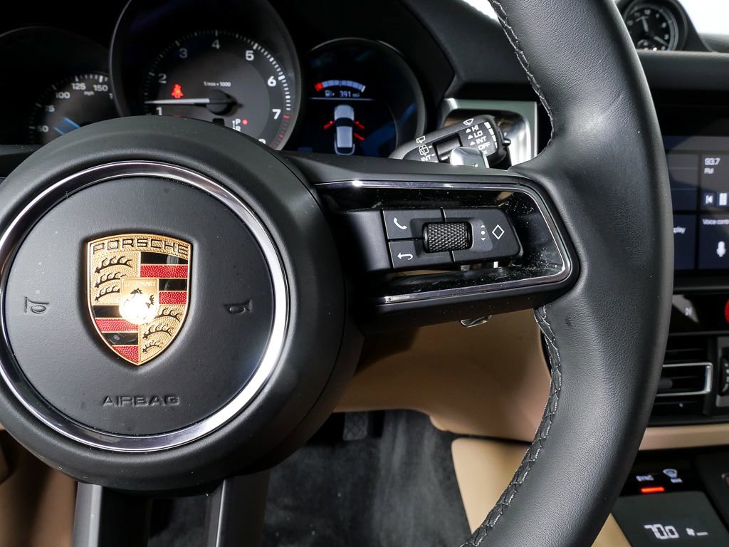 2023 Porsche Macan Turbo