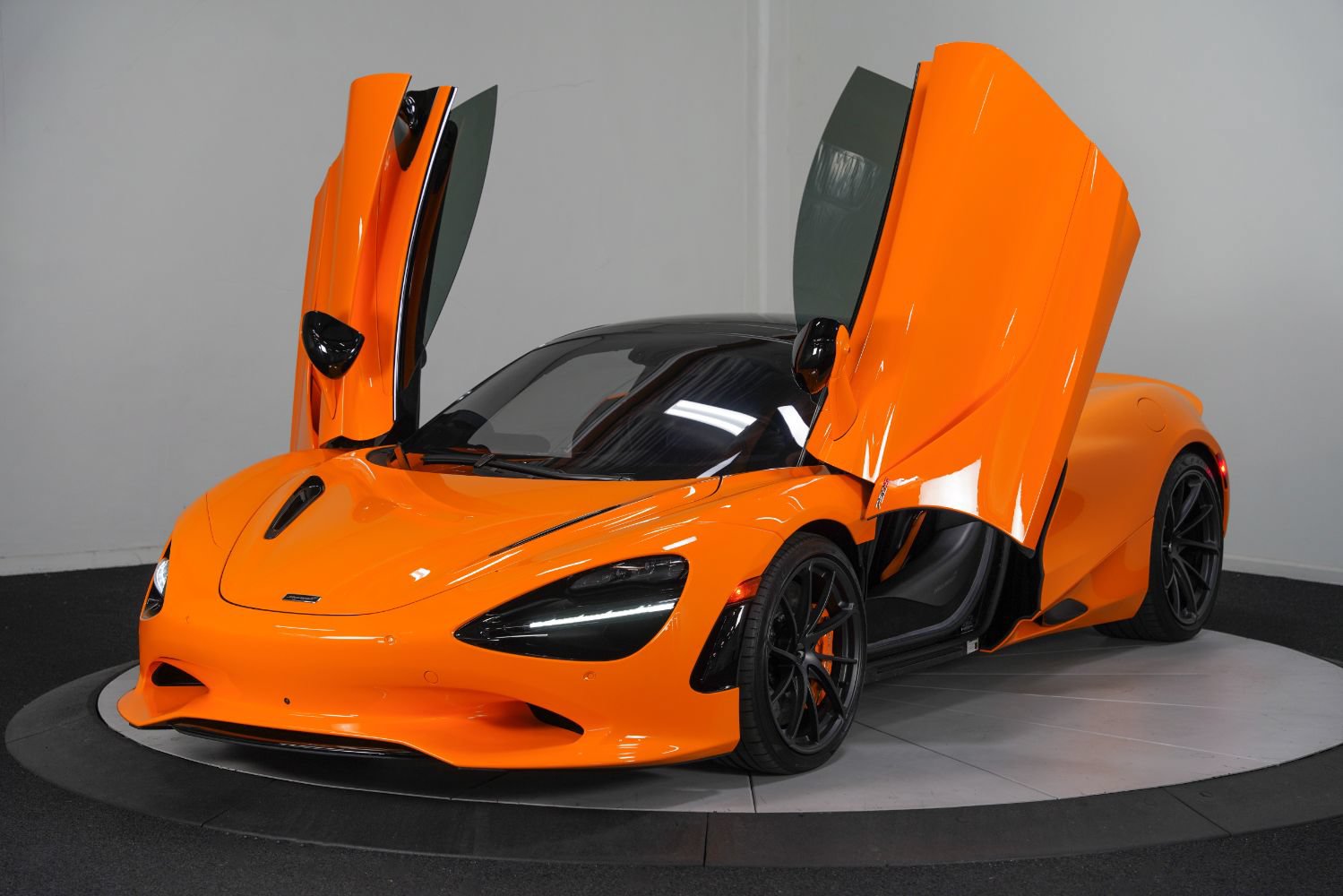 Used 2024 McLaren 750S Spider photo 5