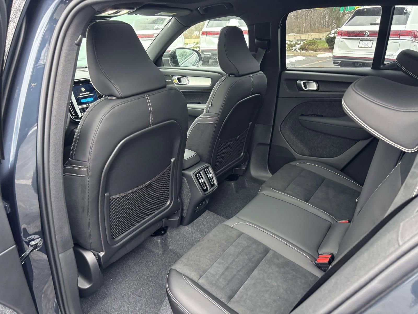 2026 Volvo Xc40 B5 Ultra