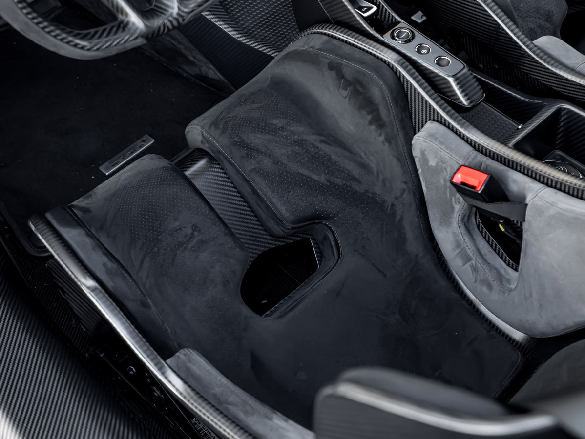 Used 2019 McLaren Senna photo 21