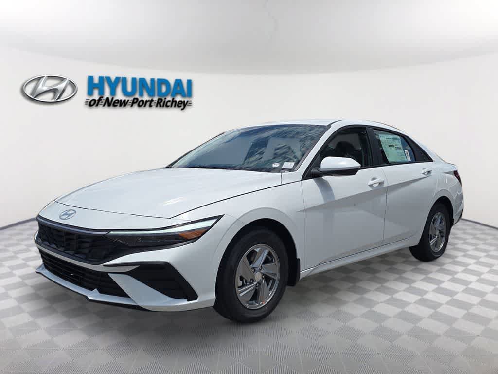New 2026 Hyundai Elantra SE