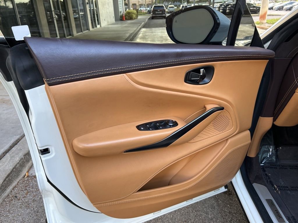 2021 Aston Martin DBX