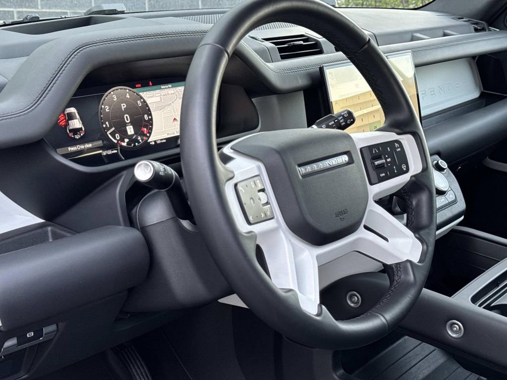 2024 Land Rover Defender 110 SE