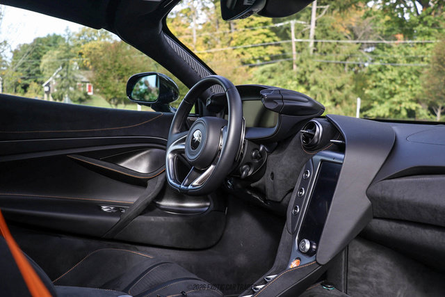 Used 2025 McLaren 750S photo 40