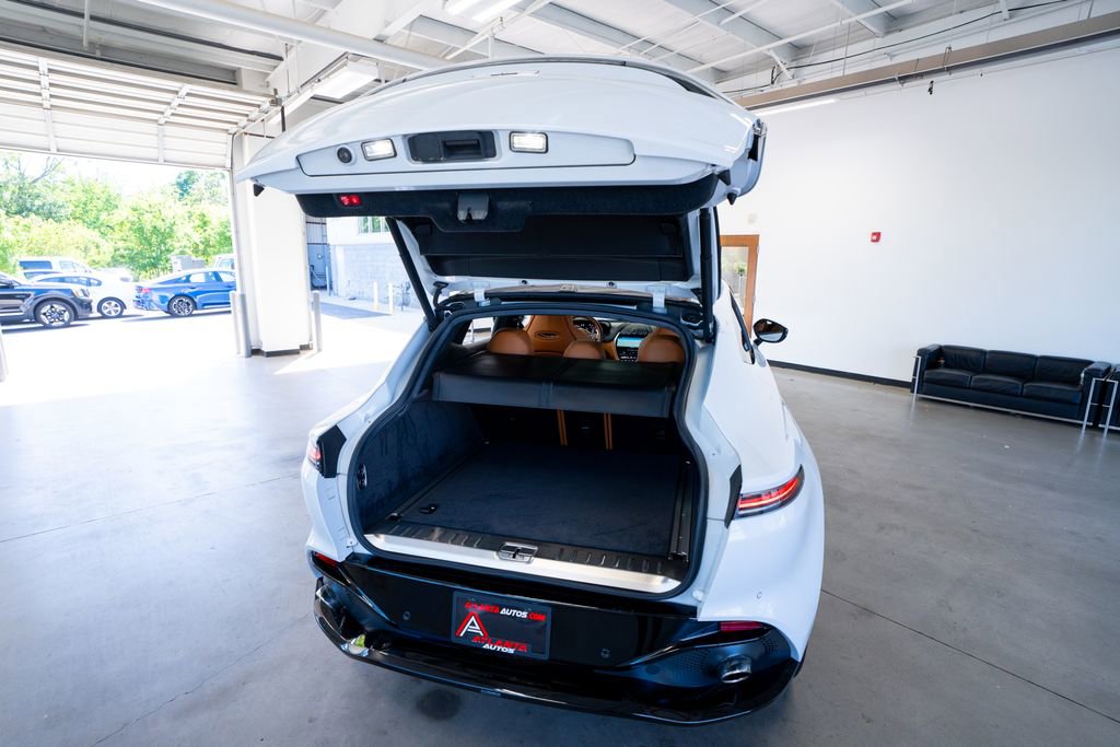 2021 Aston Martin DBX