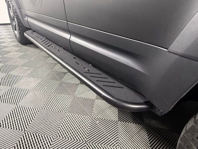 2023 Land Rover Defender 130 SE