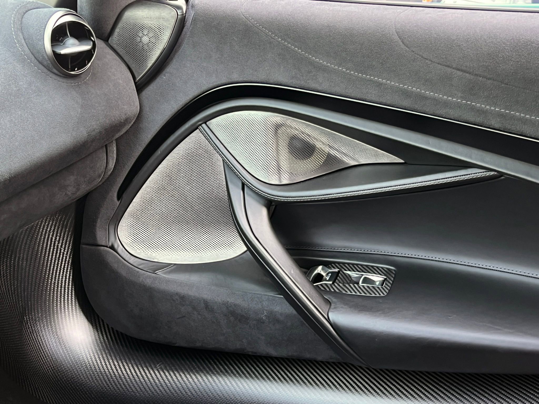 Used 2018 McLaren 720S Performance photo 36