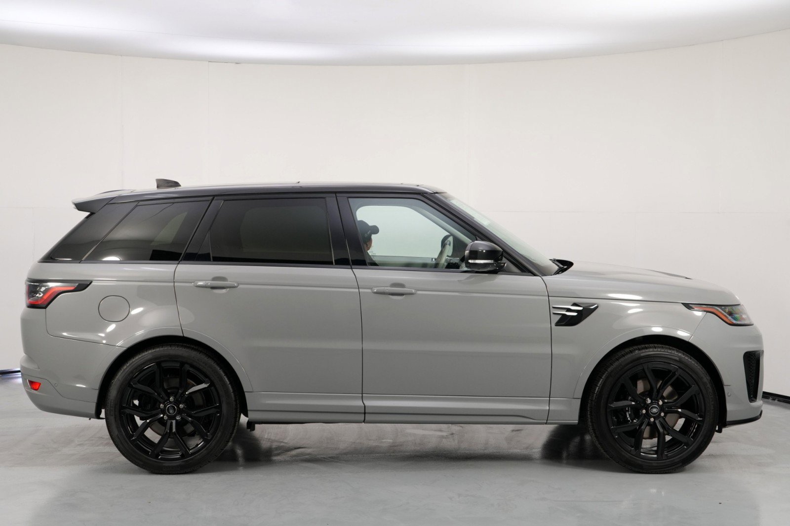 2022 Land Rover Range Rover Sport SVR Carbon Edition
