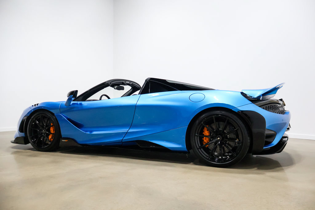 Used 2022 McLaren 765LT photo 24